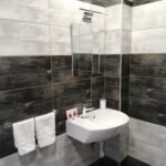 La Piazza Hotel Shumen Twin Room Bathroom 1 scaled